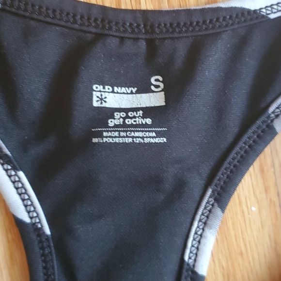 Workout top by Old Navy - Picture 2 of 4